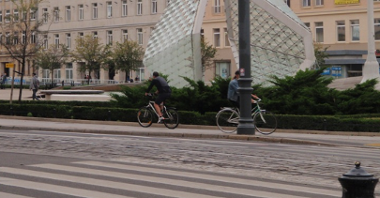 Błędy rowerzystów - jazda po chodniku