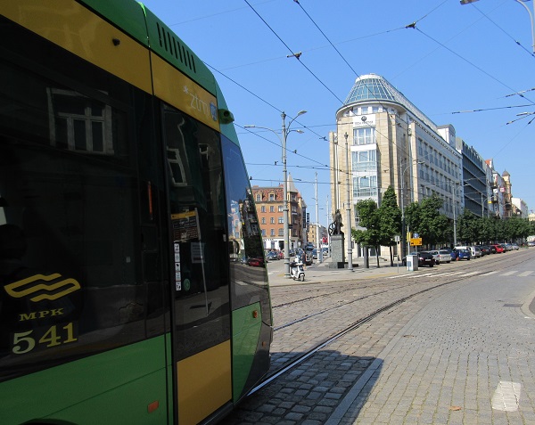 Tramwaj w centrum, przy Kupcu Poznańskim - grafika artykułu