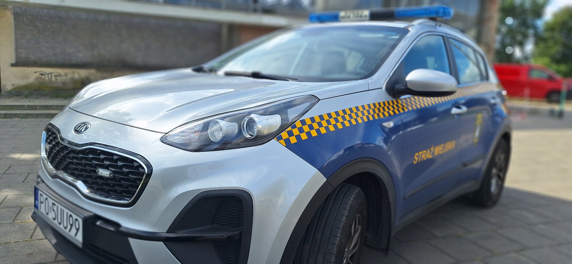 Na zdjęciu radiowóz poznańskich strażników miejskich