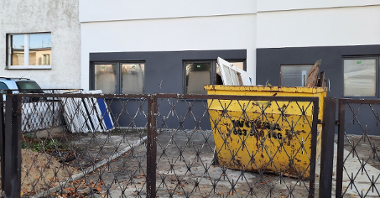 Plac budowy - posprzątane miejsce gromadzenia odpadów