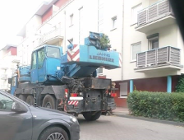 Uszkodził drzewo i odjechał