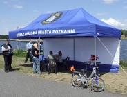 Wakacyjny punkt informacyjny Straży Miejskiej.